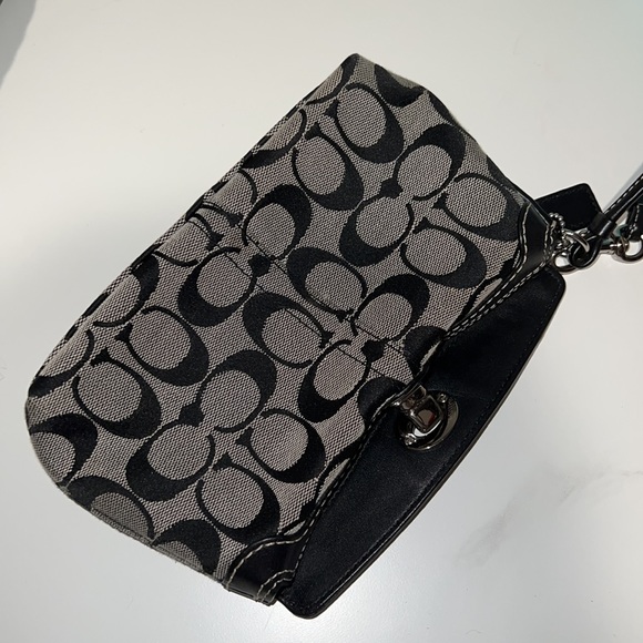 Vintage Coach Clutch - Picture 2 of 4